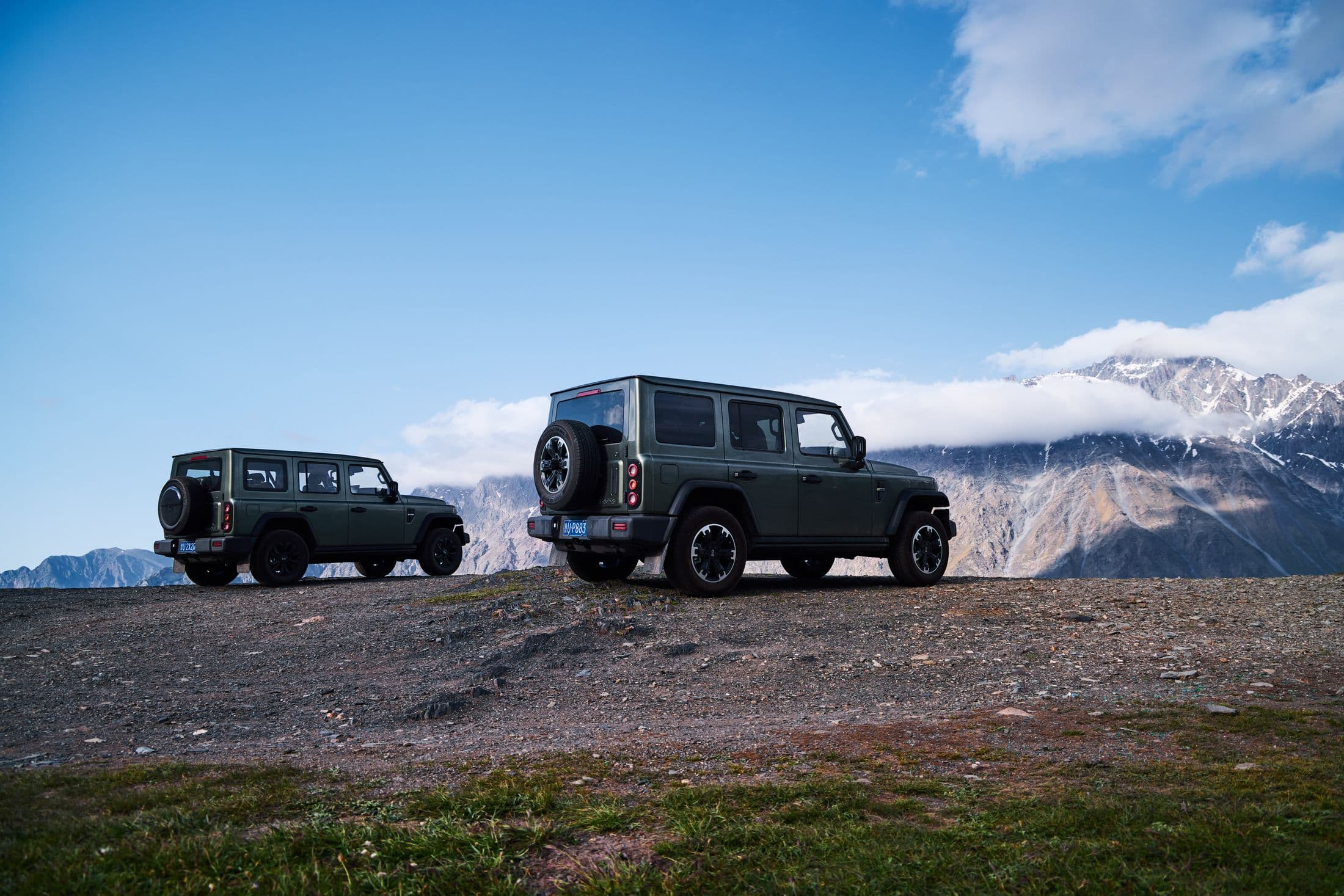 Ridge line: Parked up below the snow
