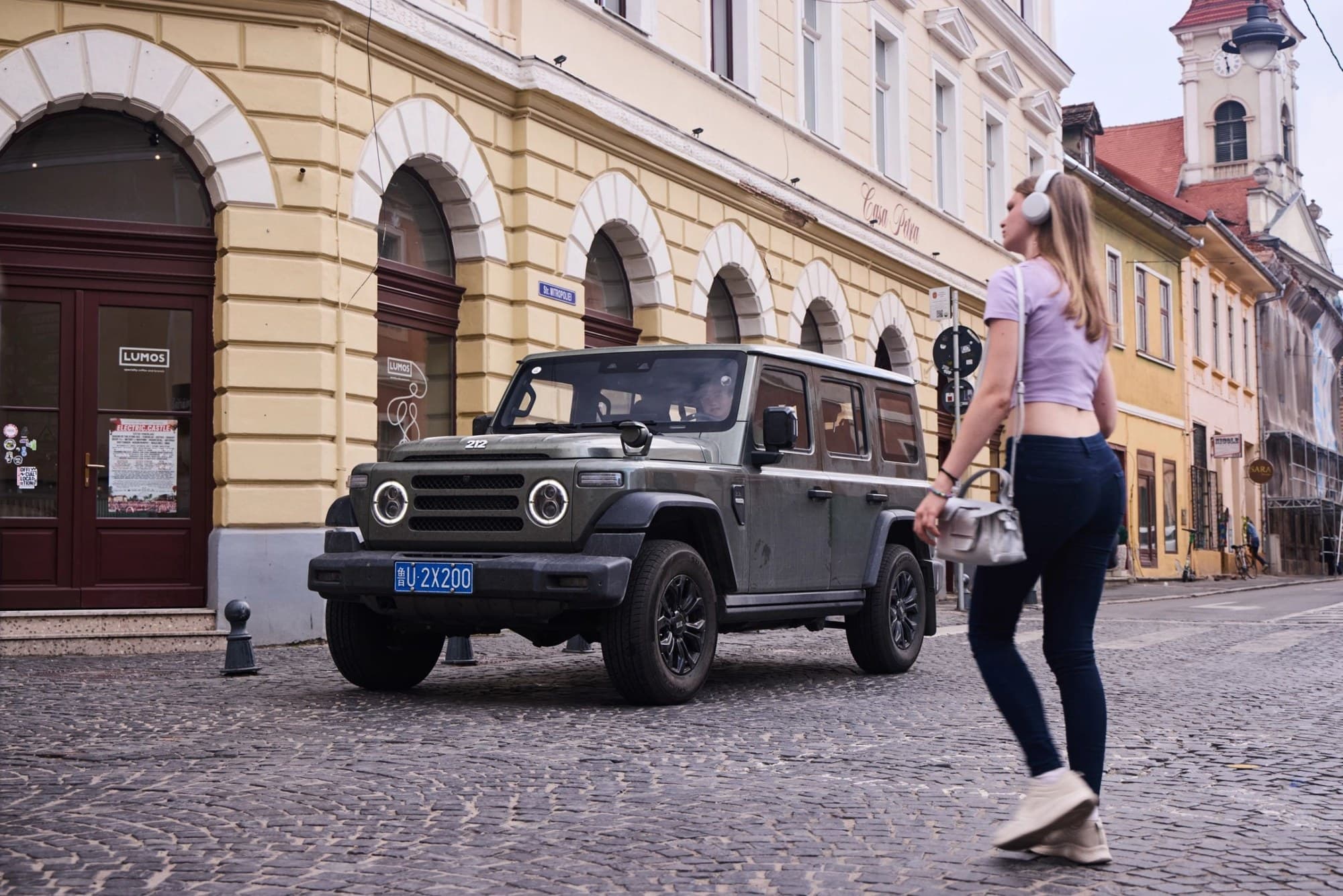 212 T01 on a European street